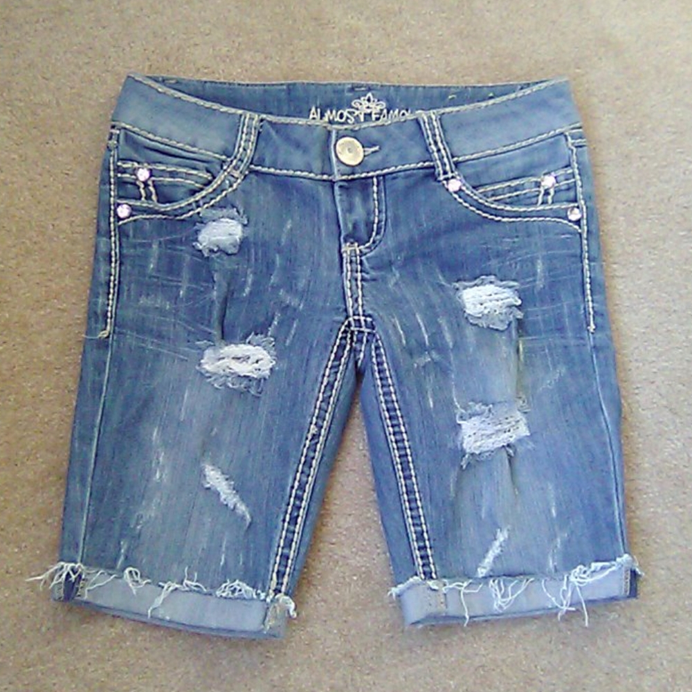 ALMOST FAMOUS Jean Shorts